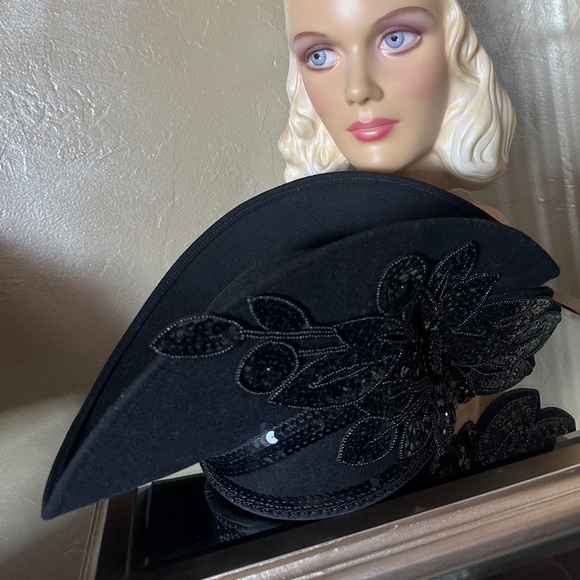FESTIVE VINTAGE BLACK FELT WIDE BRIM HAT WITH SEQUIN APPLIQUÉS main image 10